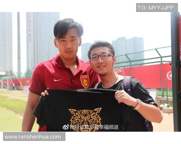 重庆篮球队在精英赛中以65分稳居积分榜首位引发关注 重庆篮球队在精英赛中以65分稳居积分榜首位引发关注