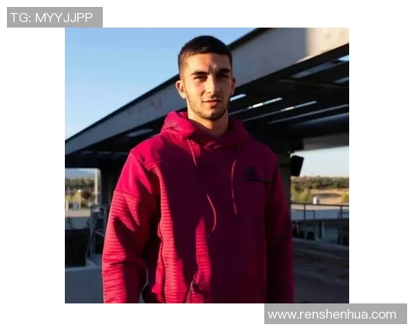 足球明星体重突破100公斤背后的训练与饮食秘密揭秘 足球明星体重突破100公斤背后的训练与饮食秘密揭秘