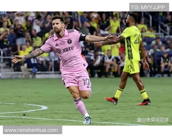 足球明星护体照揭秘他们的独特魅力与个性风格展现 足球明星护体照揭秘他们的独特魅力与个性风格展现